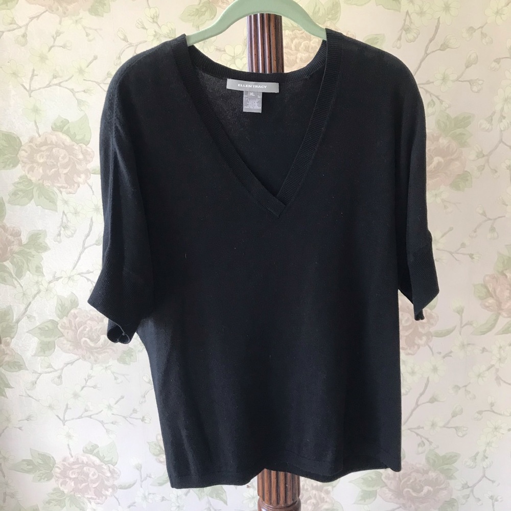 Black V-neck Sweater with Short sleeves